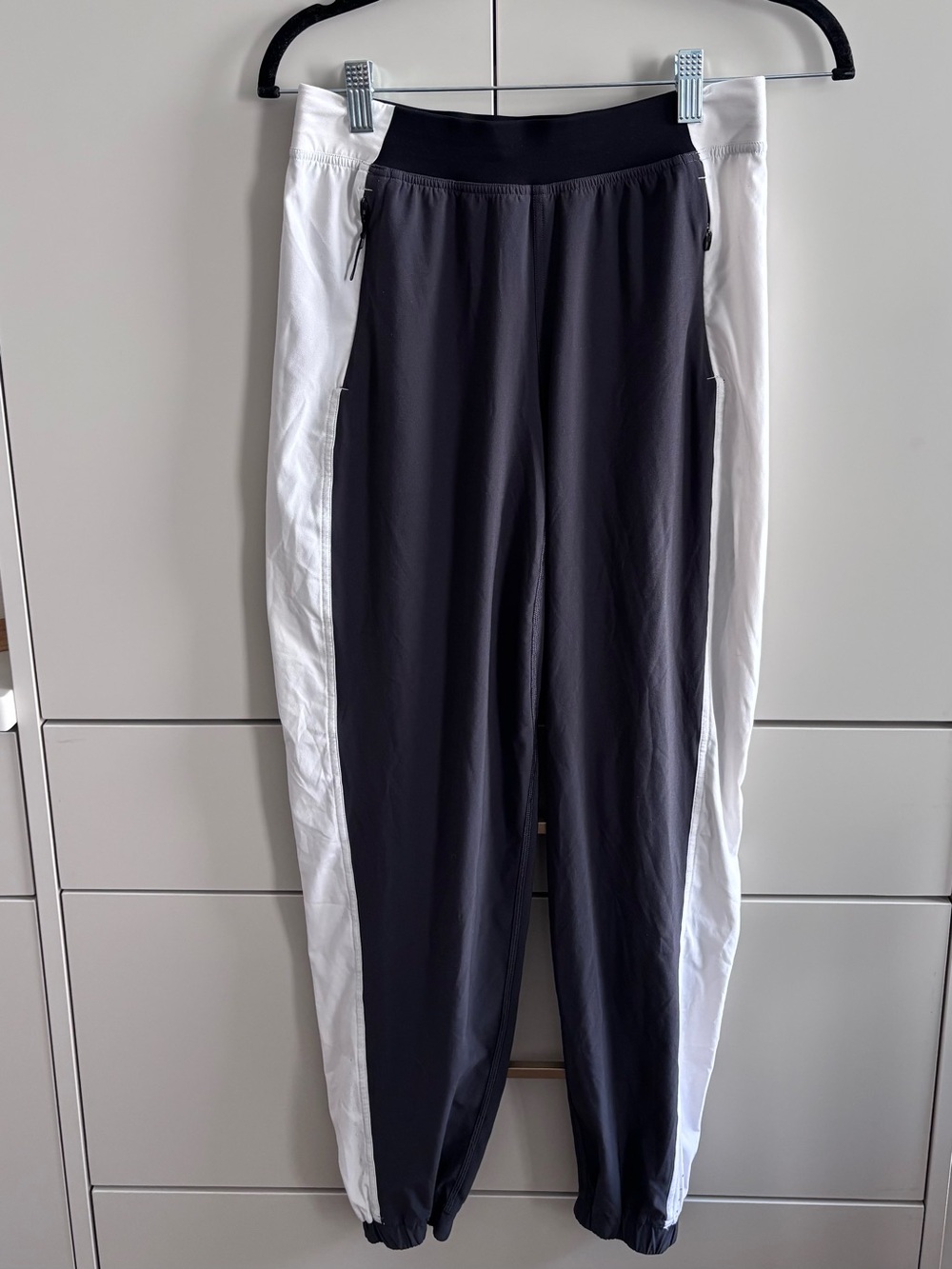 lululemon athletica Colourblock Jogger Pants - Black & White